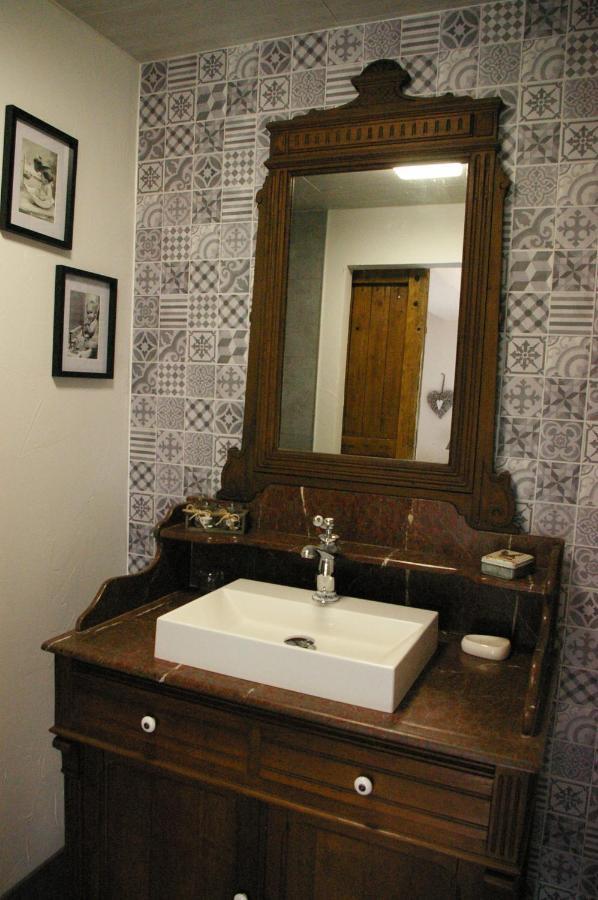 Au Charme D'Antan Bed & Breakfast Feron Ngoại thất bức ảnh