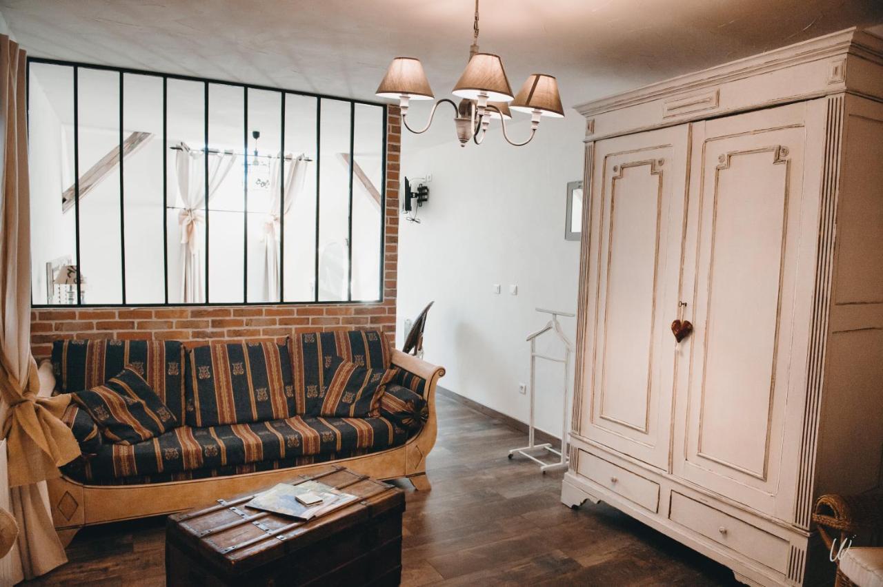 Au Charme D'Antan Bed & Breakfast Feron Ngoại thất bức ảnh