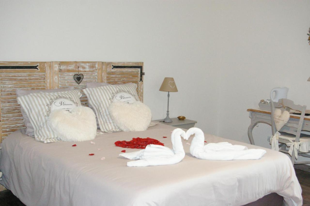 Au Charme D'Antan Bed & Breakfast Feron Ngoại thất bức ảnh