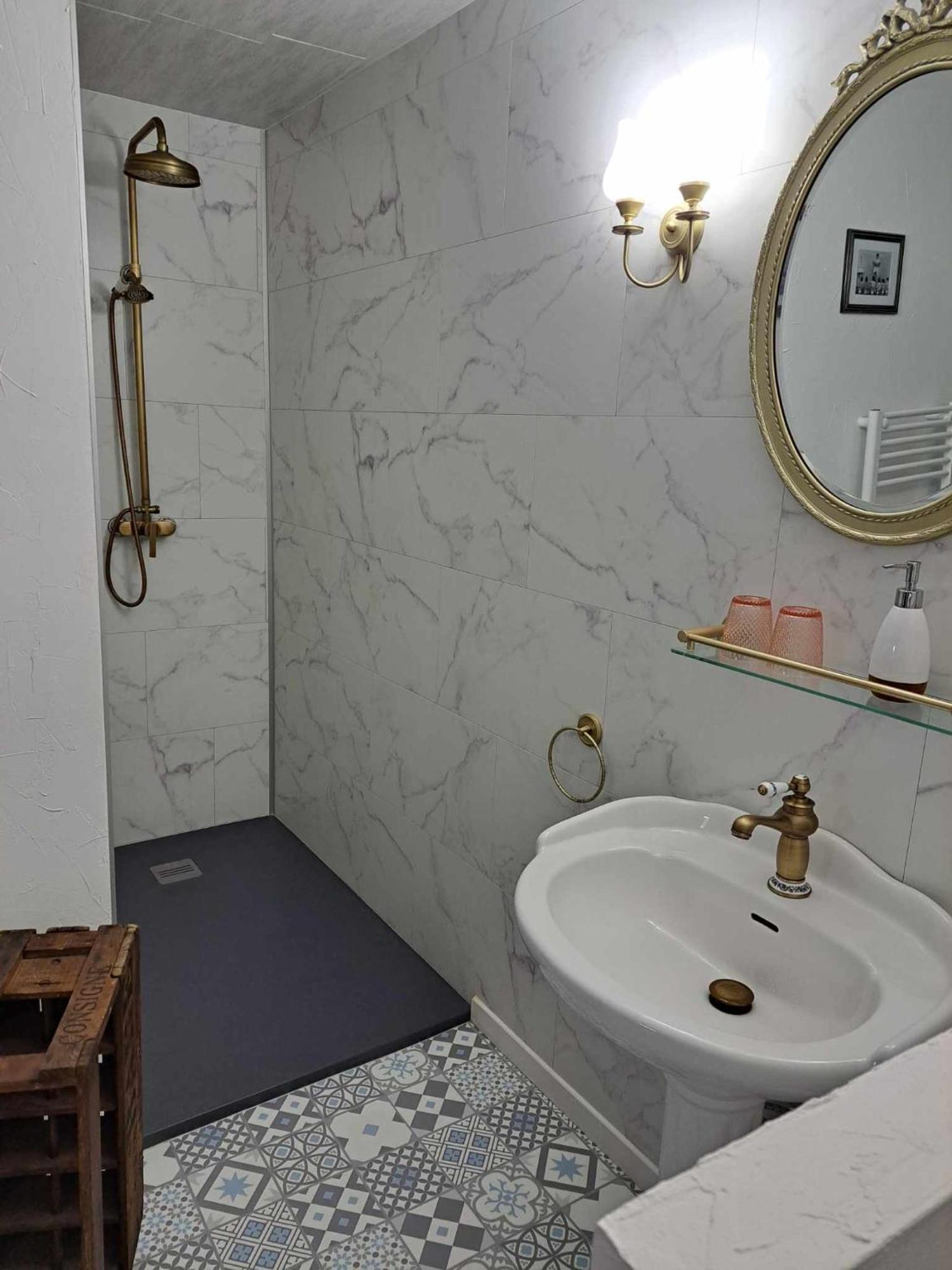Au Charme D'Antan Bed & Breakfast Feron Ngoại thất bức ảnh