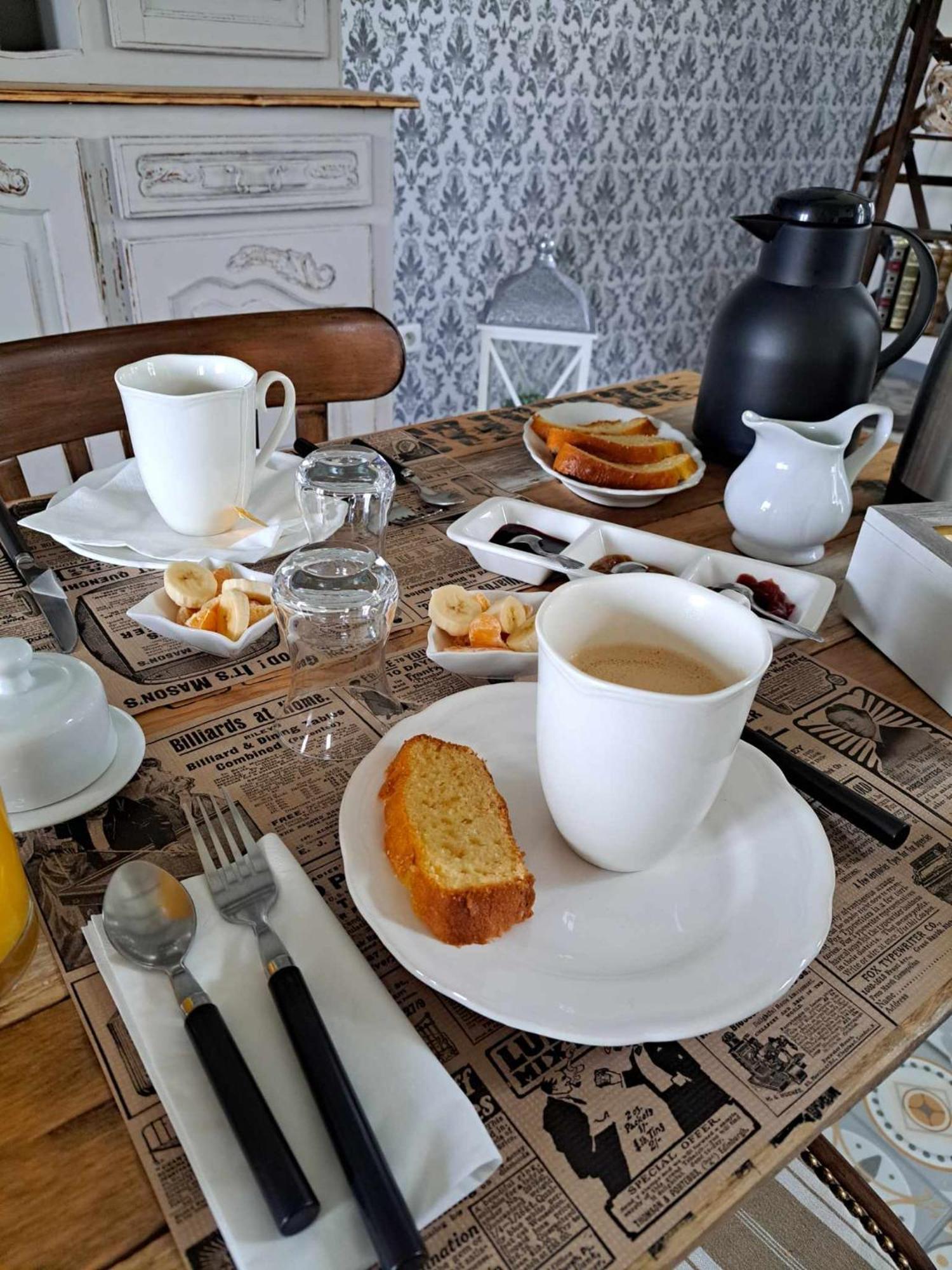Au Charme D'Antan Bed & Breakfast Feron Ngoại thất bức ảnh