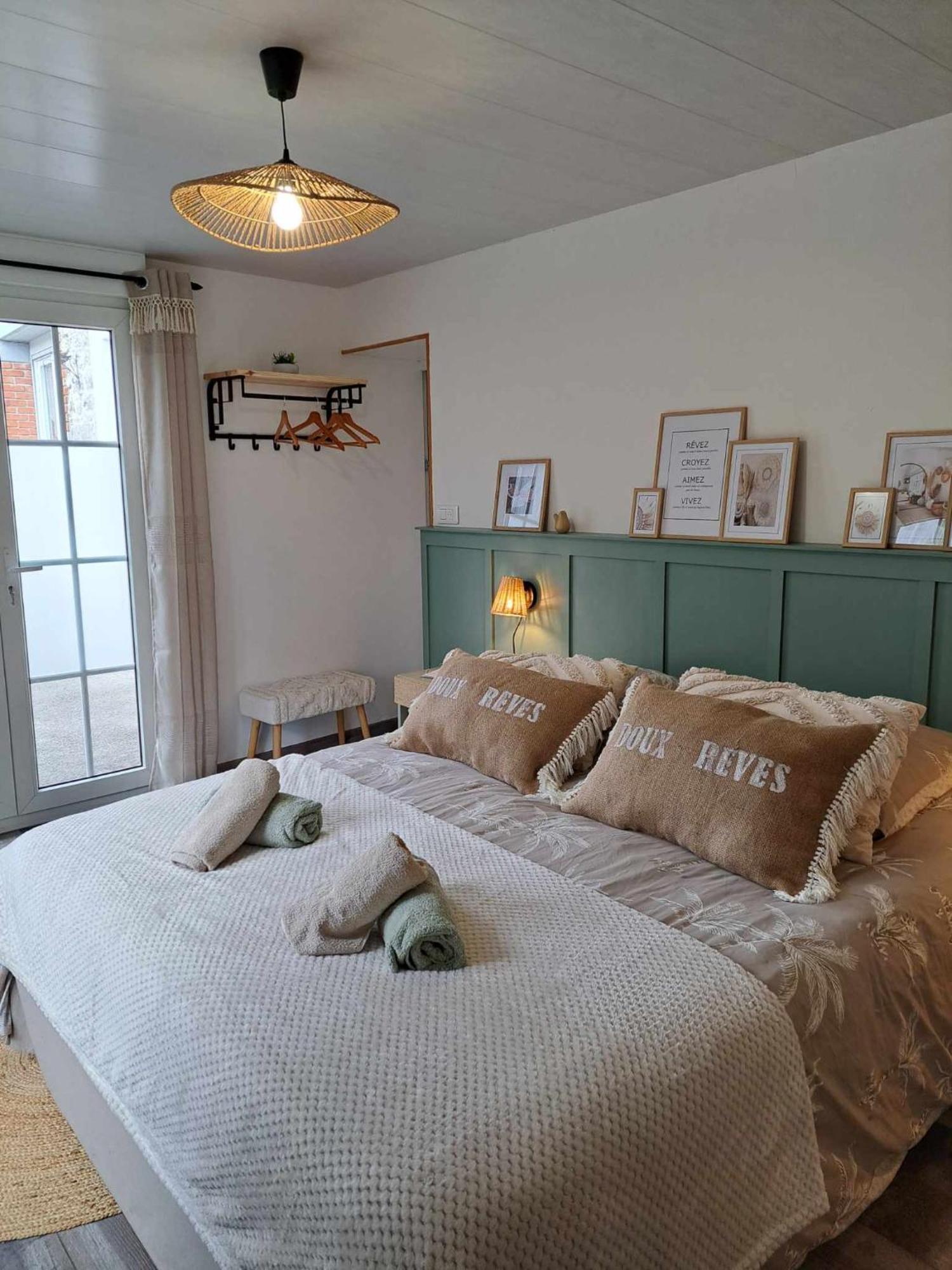 Au Charme D'Antan Bed & Breakfast Feron Ngoại thất bức ảnh